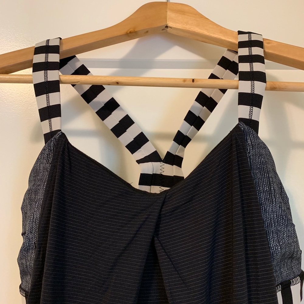 Lululemon Exercise Tank - Picture 3 of 5